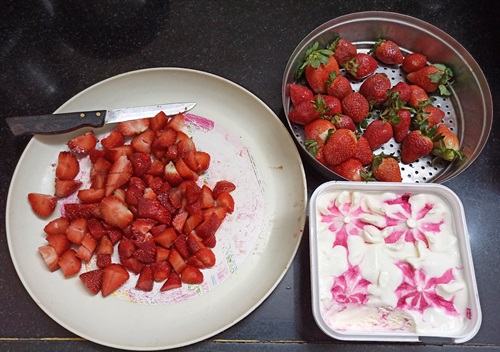  Strawberry ice cream shake